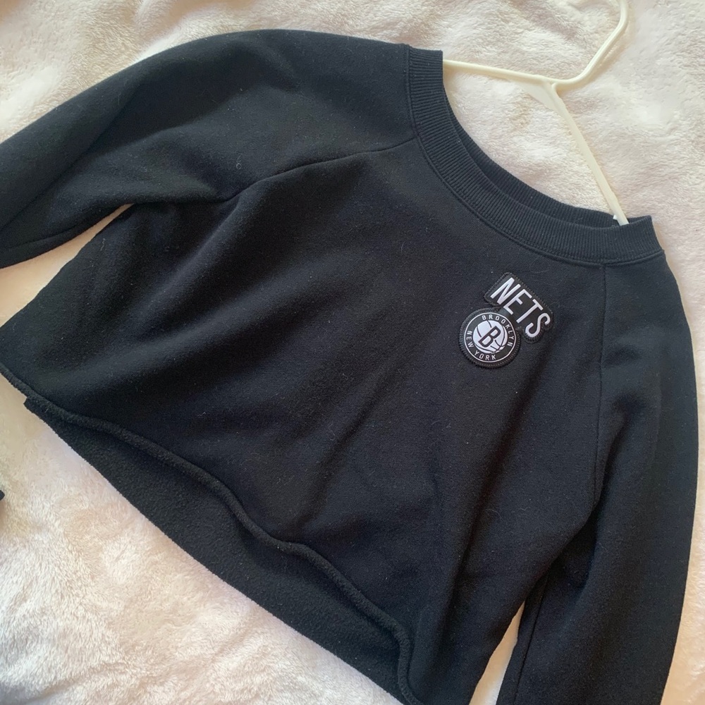 Cropped Nets basketball sweatshirt